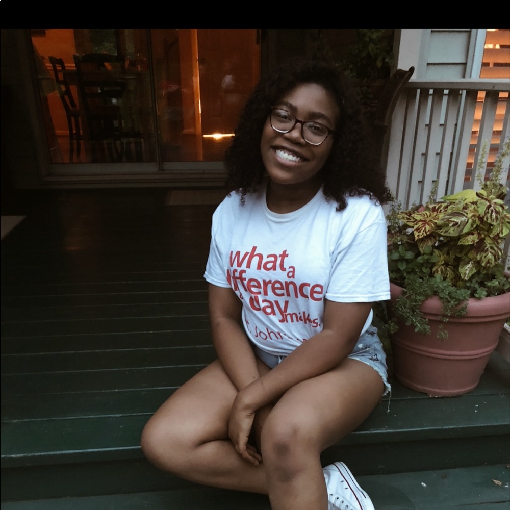 Meet your Posher, Tomi